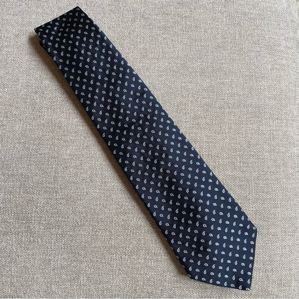 Brooks Brothers 346 Neck Tie Navy Blue Pure Silk USA Stain Resistant Paisley